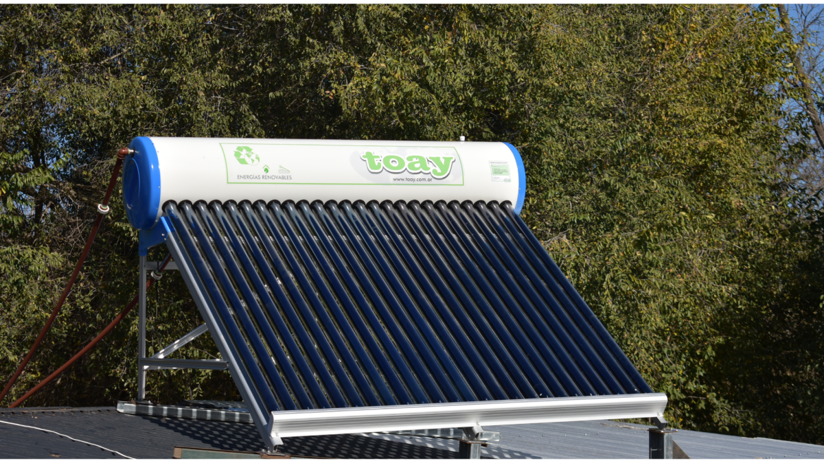 Termotanque solar: cómo funciona y cuánto podés ahorrar en gas o luz